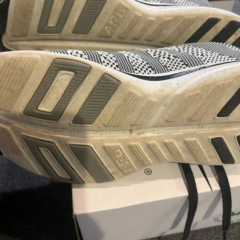 Black and white women’s APL sneakers - Picture 5 of 6